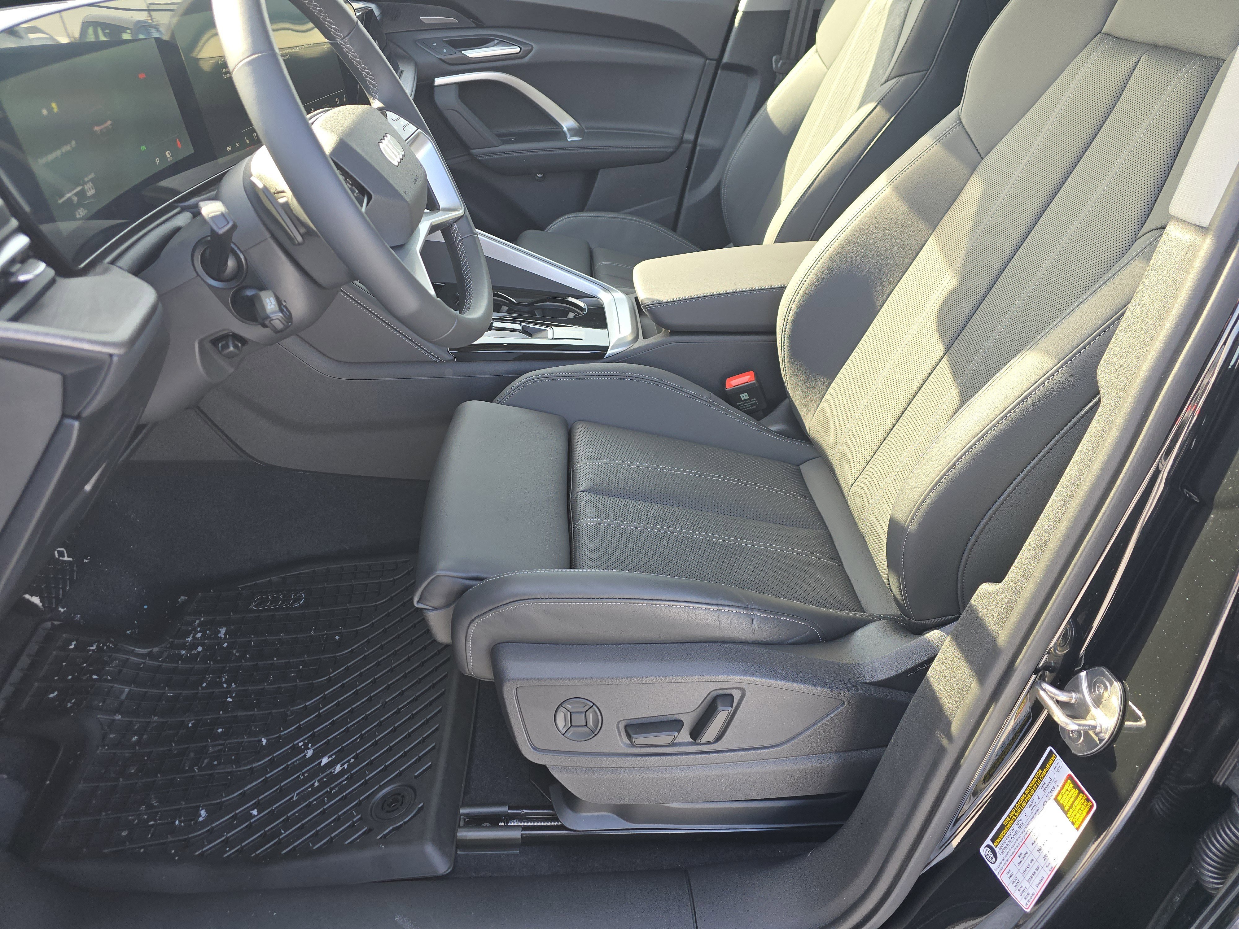 Certified 2025 Audi Q5 Premium Plus image 19