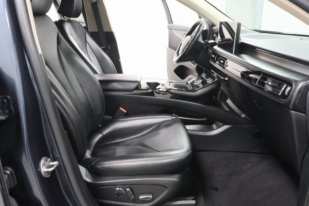Used 2023 Lincoln Nautilus AWD w/ Premium Package image 32