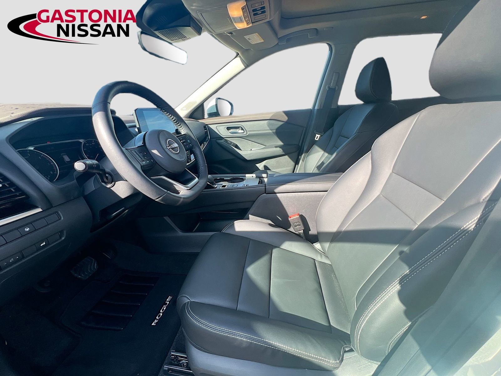 Used 2023 Nissan Rogue SL w/ SL Premium Package image 29