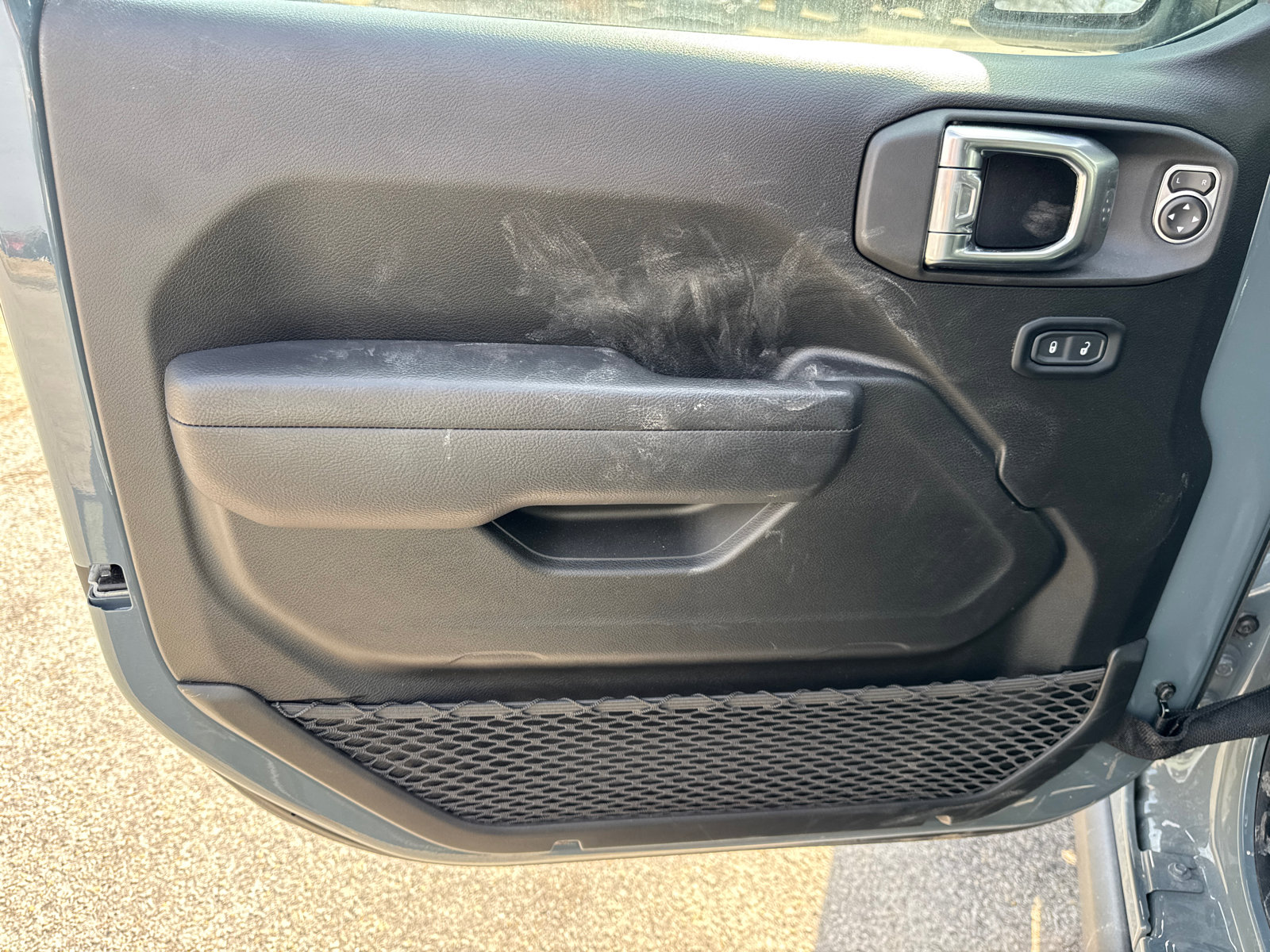 Used 2025 Jeep Wrangler Unlimited Rubicon 4xe image 10