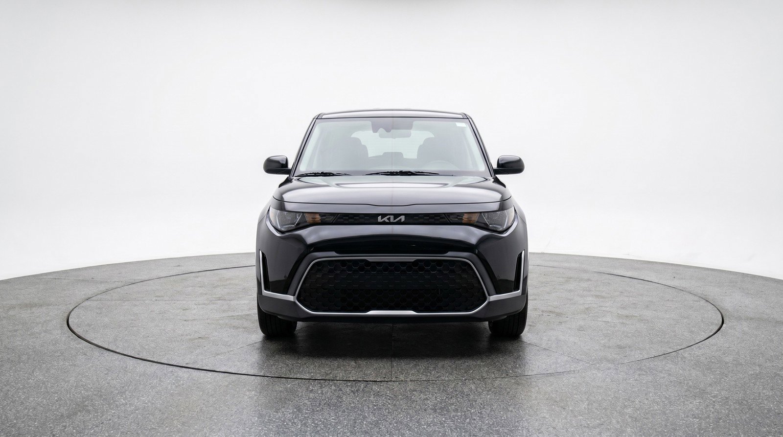 Used 2025 Kia Soul LX w/ LX Technology Package FWD image 2