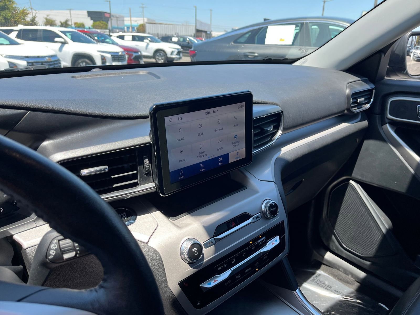 Used 2023 Ford Explorer XLT w/ Equipment Group 202A RWD image 17