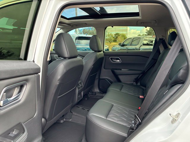 New 2026 Nissan Rogue Platinum AWD/4WD image 8