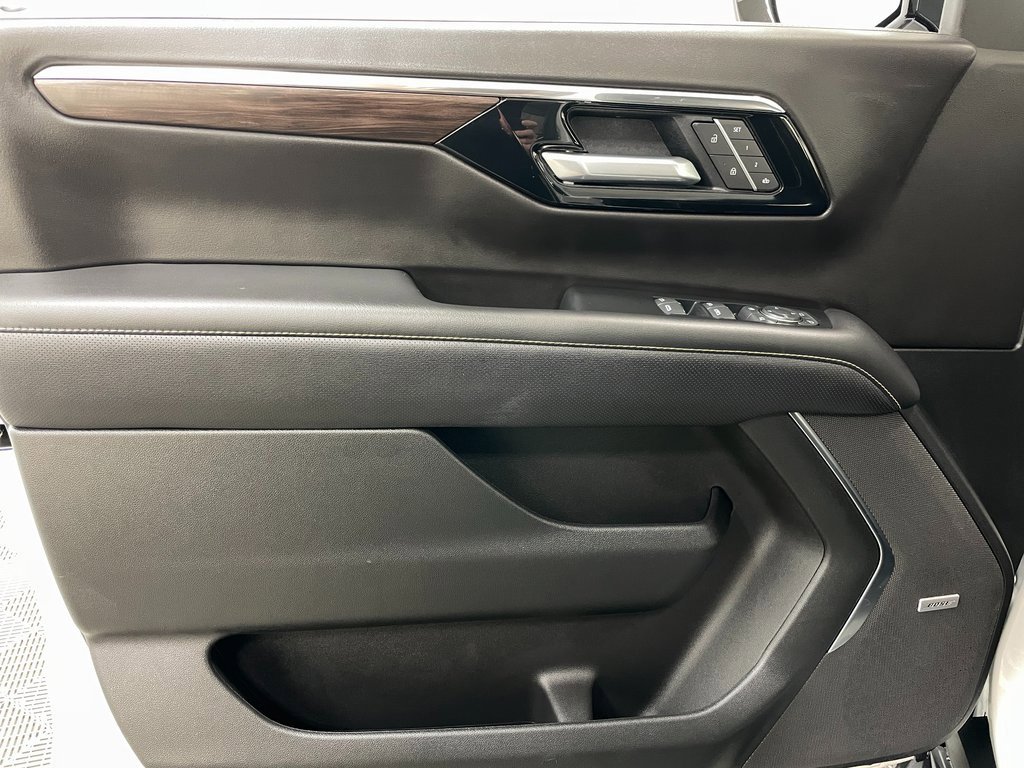 Certified 2025 Chevrolet Tahoe Premier image 32