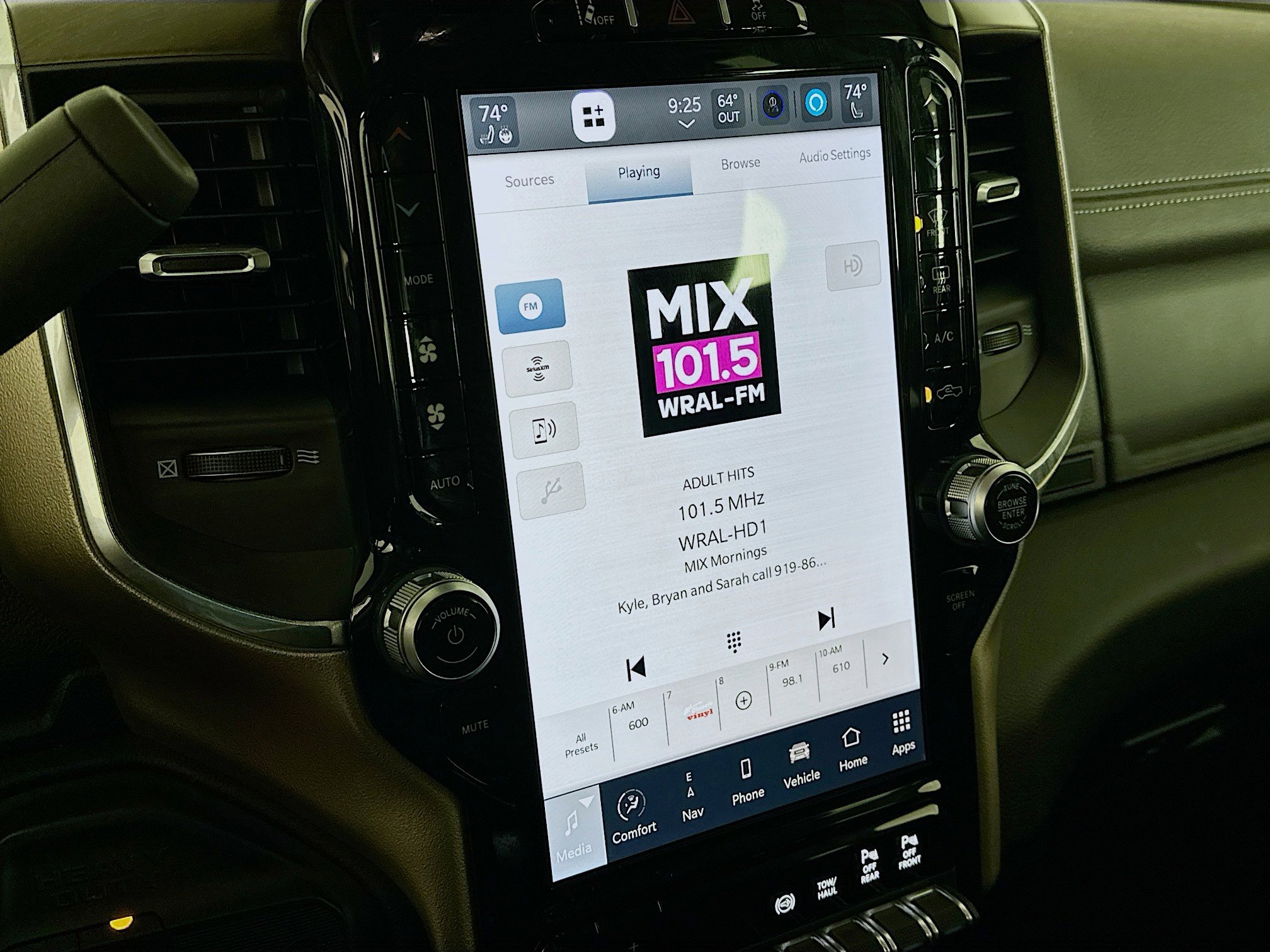 Used 2024 RAM 2500 Laramie w/ Safety Group image 21