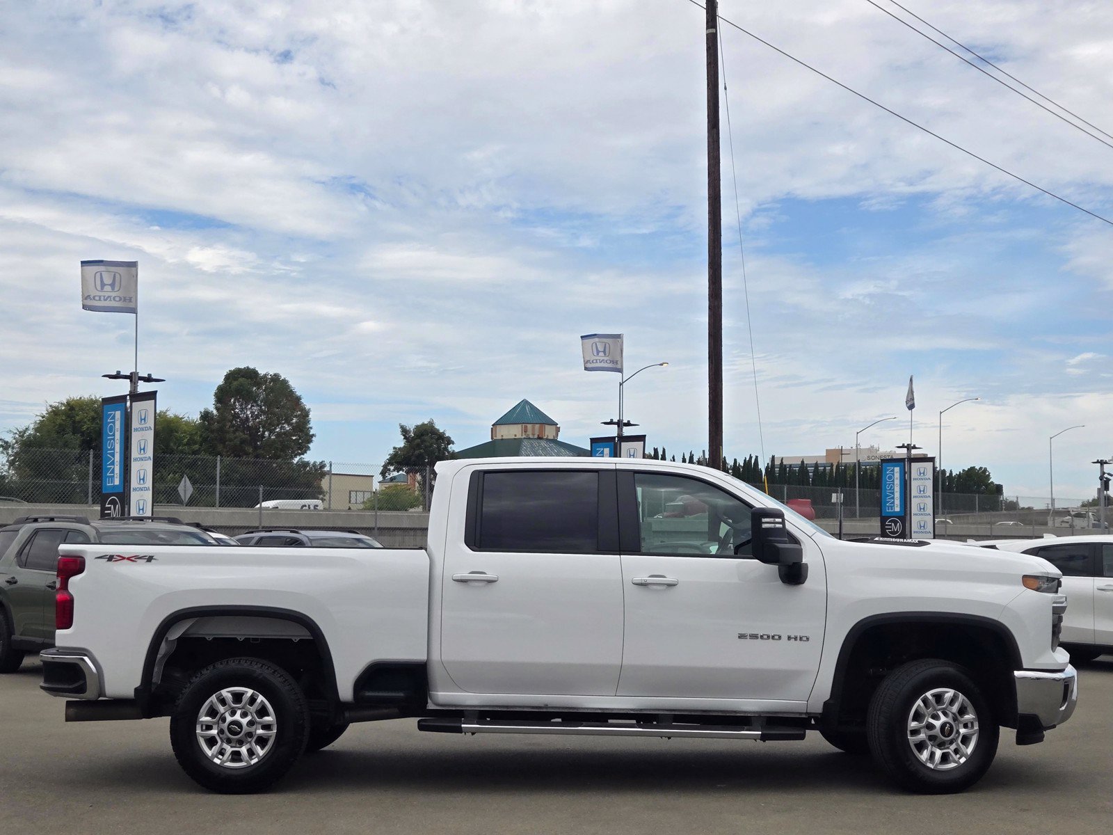 Used 2025 Chevrolet Silverado 2500 LT w/ Convenience Package AWD/4WD image 8