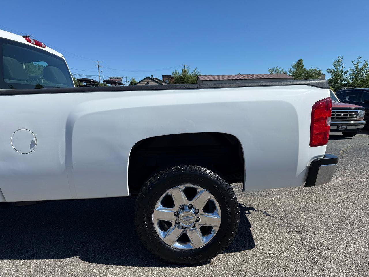 Used 2011 Chevrolet Silverado 2500 W/T w/ Snow Plow Prep Package AWD/4WD image 8