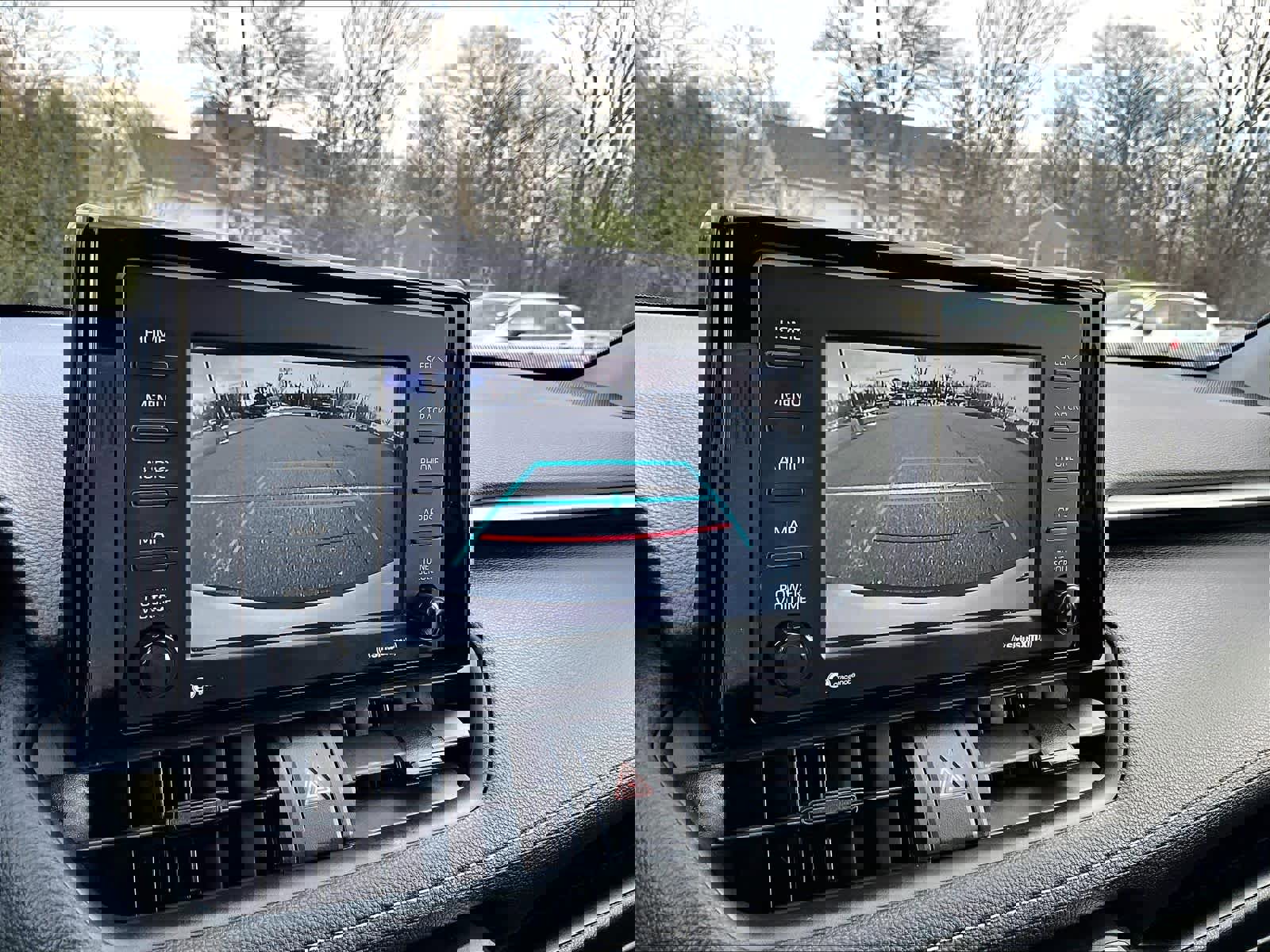 Used 2021 Toyota RAV4 XLE image 19