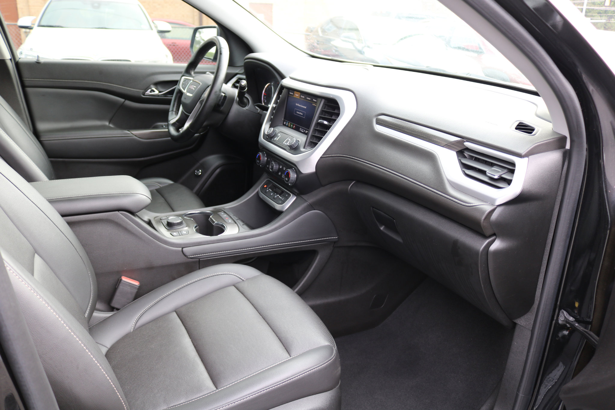 Used 2023 GMC Acadia SLT image 38