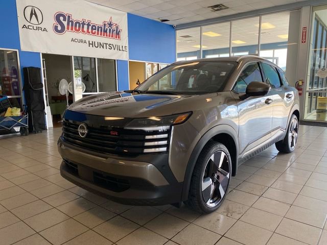 Used 2025 Nissan Kicks SR AWD/4WD image 1