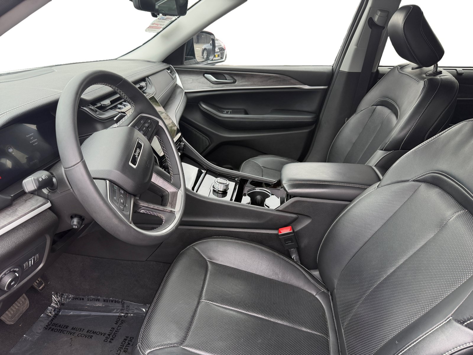 Used 2023 Jeep Grand Cherokee Limited w/ Luxury Tech Group II RWD image 9