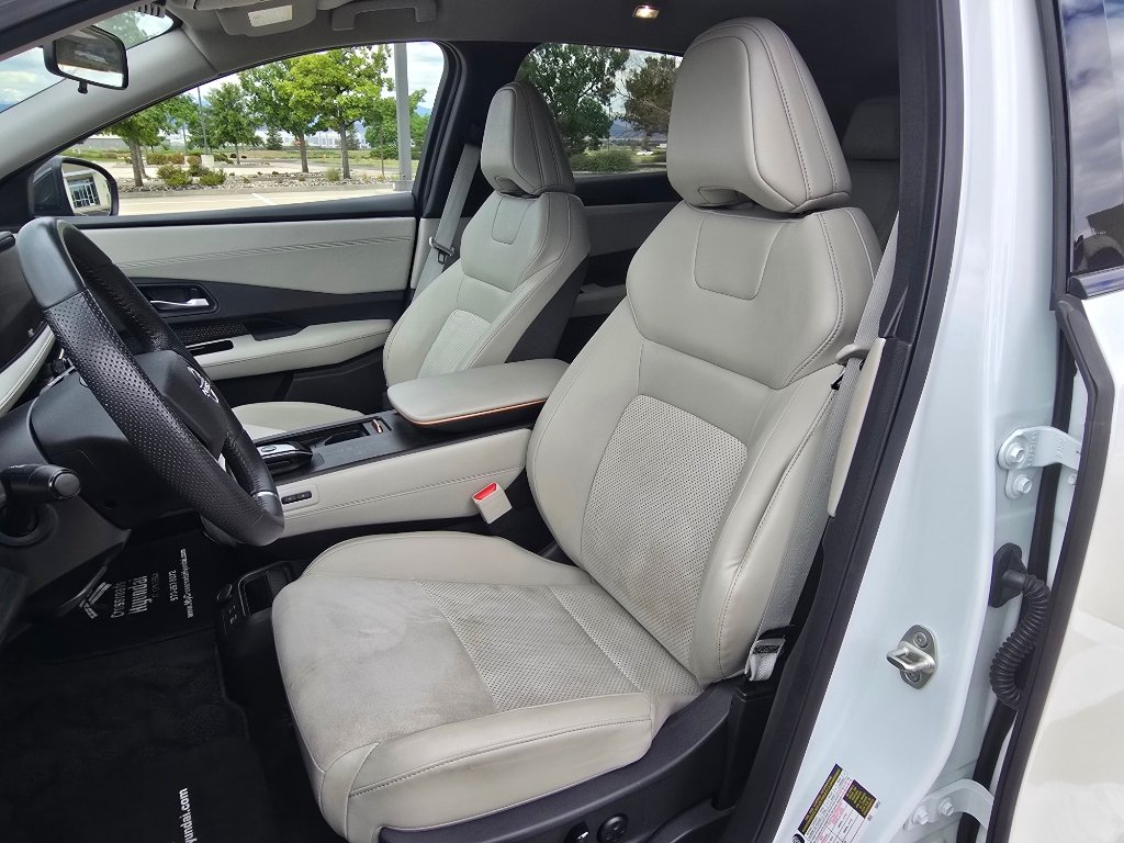 Used 2025 Nissan Ariya FWD image 13