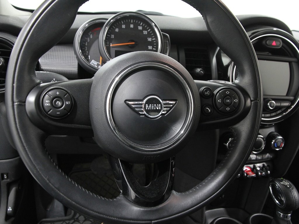 Used 2019 MINI Cooper 2-Door Hardtop image 7