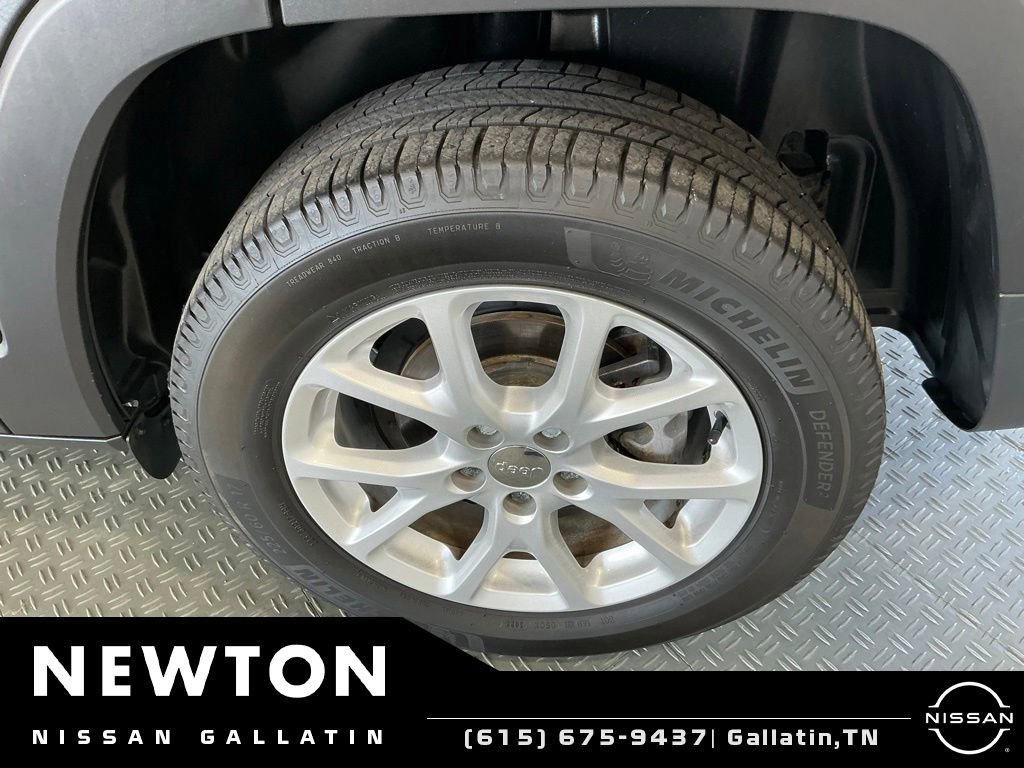 Used 2016 Jeep Cherokee Latitude w/ Comfort/Convenience Group FWD image 55