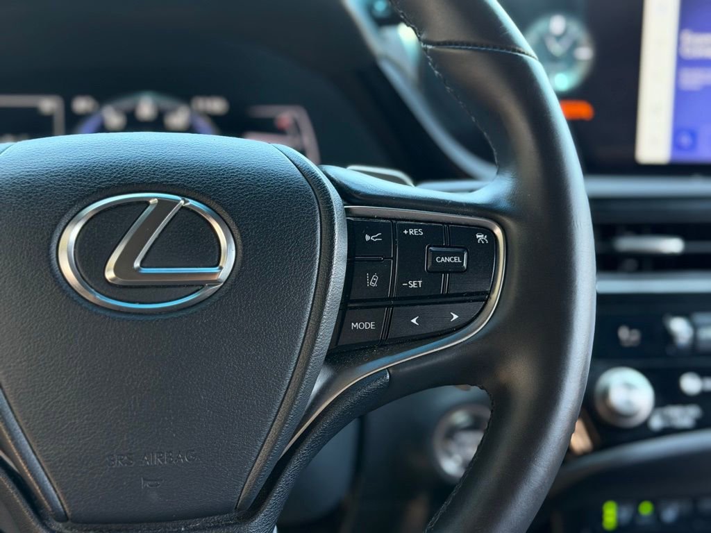 Used 2025 Lexus ES 300h w/ Premium Package image 45
