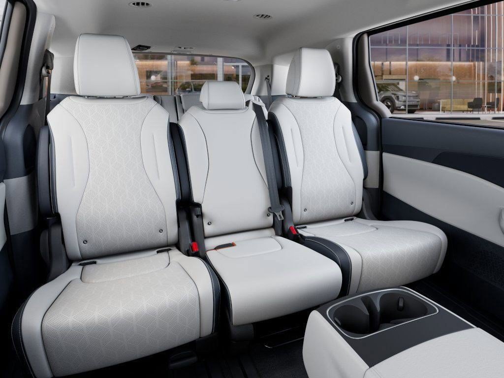 New 2026 Kia Carnival EX FWD image 15