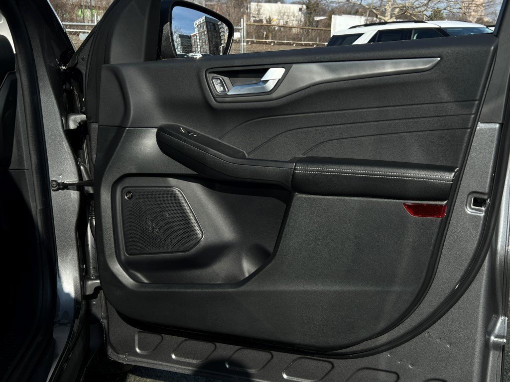 New 2026 Ford Escape Active w/ Active Premium Tech Pack AWD/4WD image 7