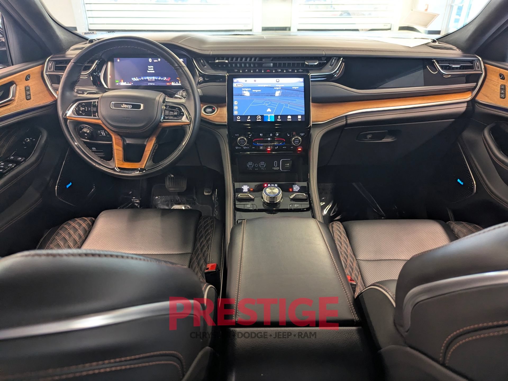 Used 2022 Jeep Grand Cherokee Summit AWD/4WD image 32