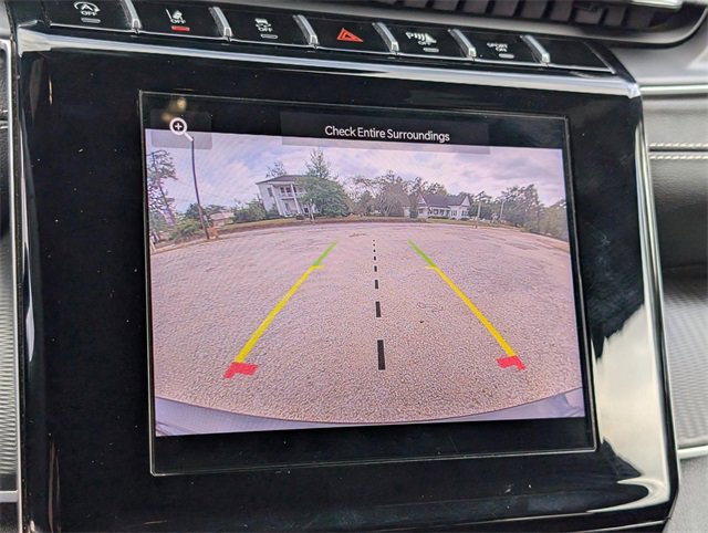 Used 2024 Jeep Grand Cherokee Altitude image 16