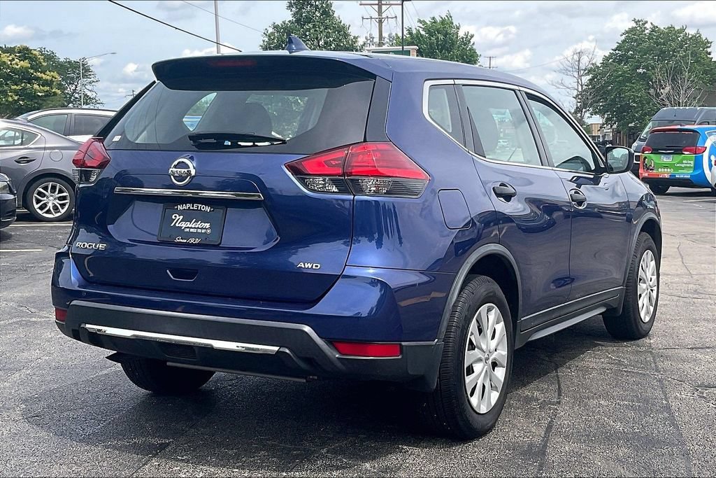Used 2017 Nissan Rogue S AWD/4WD image 16