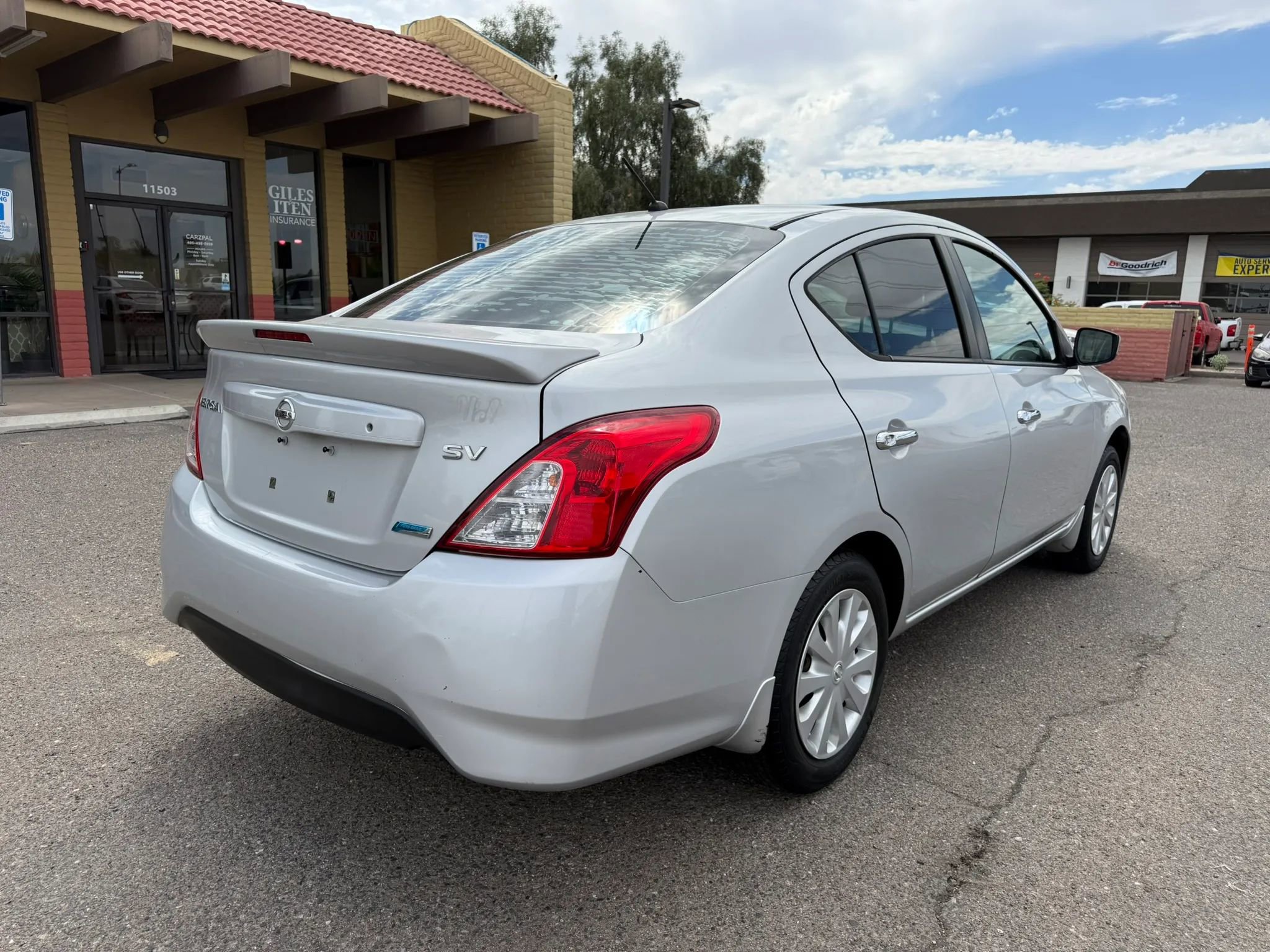 Used 2015 Nissan Versa SV image 10