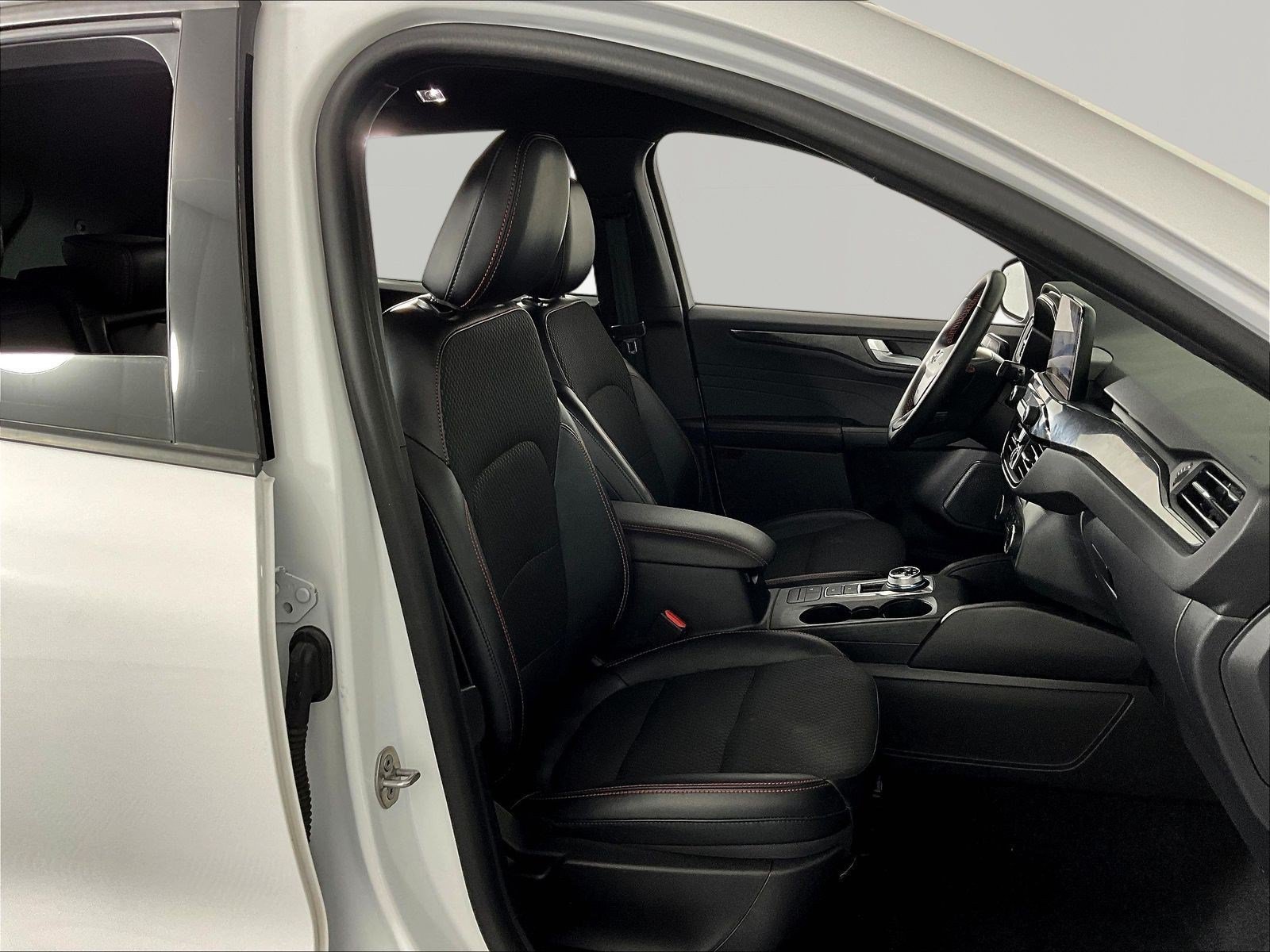 Used 2023 Ford Escape ST-Line Select AWD/4WD image 27