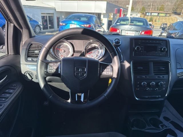 Used 2017 Dodge Grand Caravan SE image 14