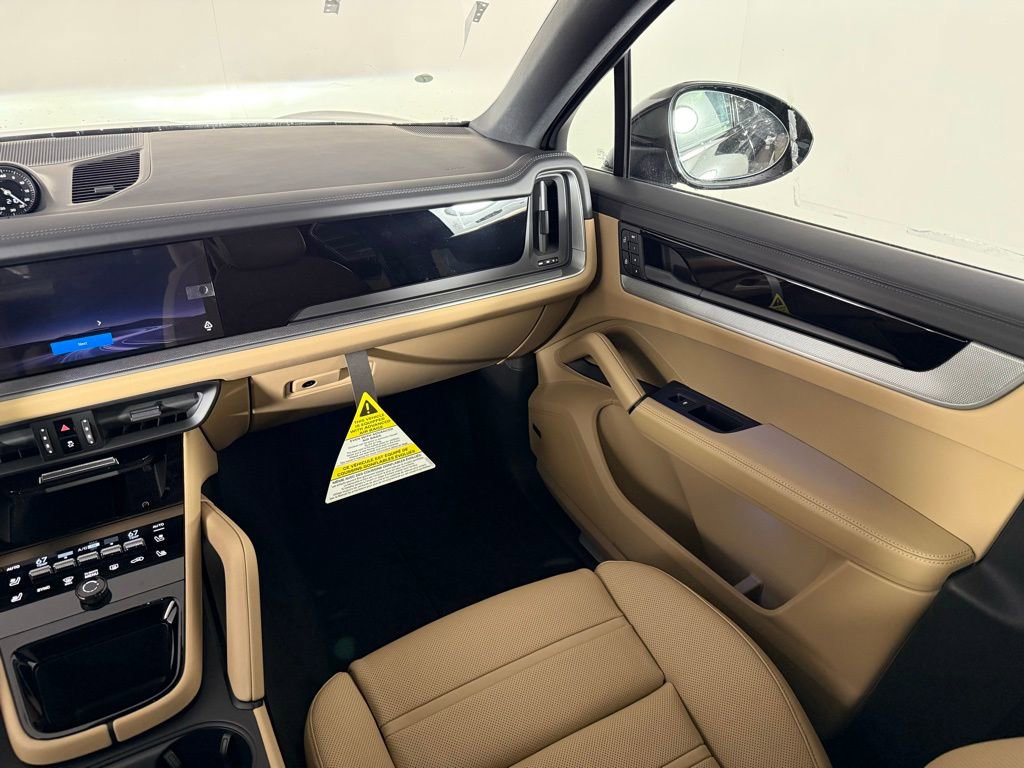 New 2026 Porsche Cayenne Coupe image 22