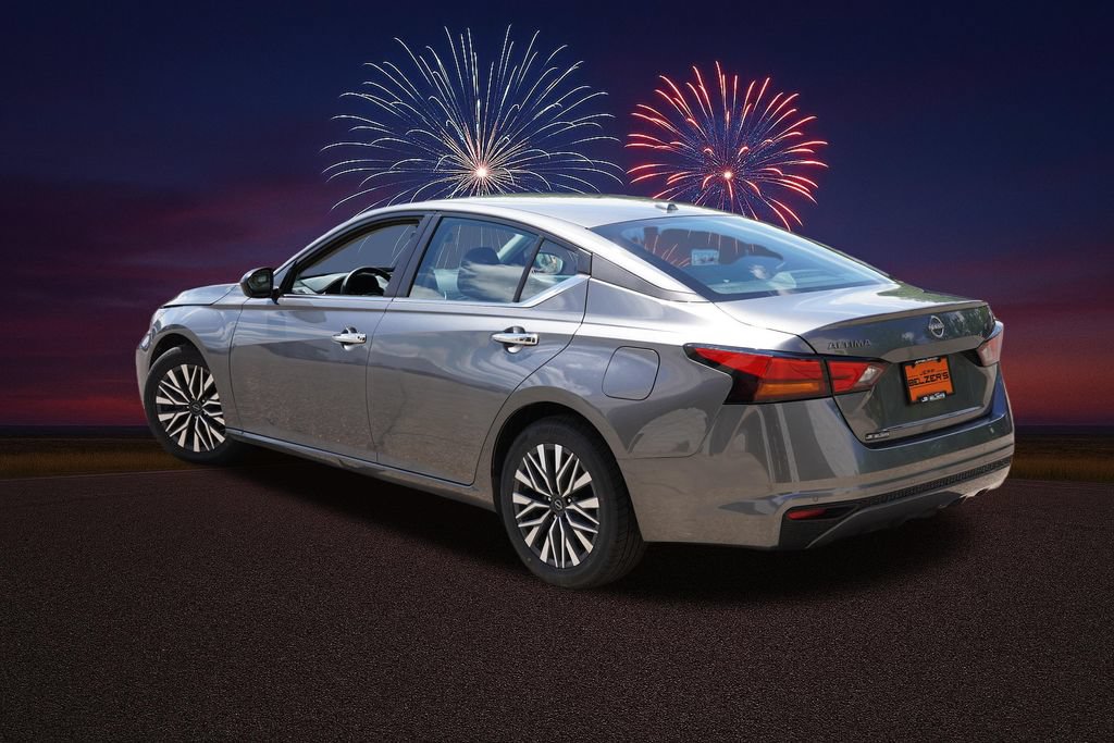 Used 2025 Nissan Altima 2.5 SV FWD image 7