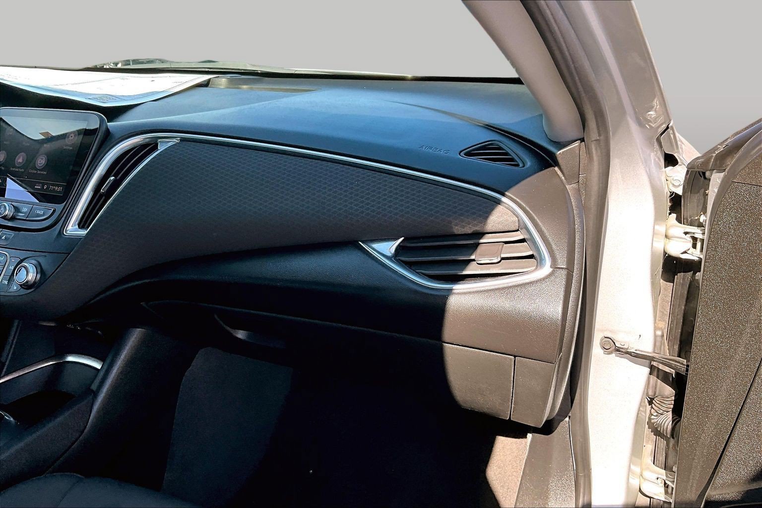 Used 2020 Chevrolet Malibu LT FWD image 14