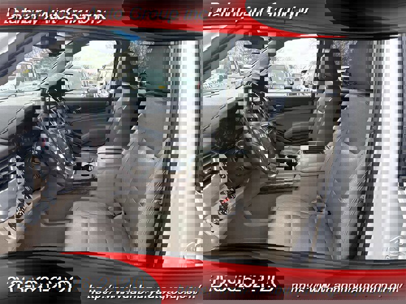 Used 2018 GMC Yukon XL SLT w/ Premium Edition image 9