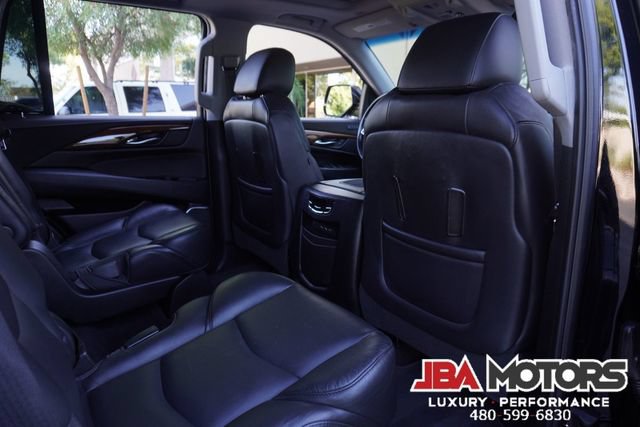 Used 2018 Cadillac Escalade Premium Luxury AWD/4WD image 97