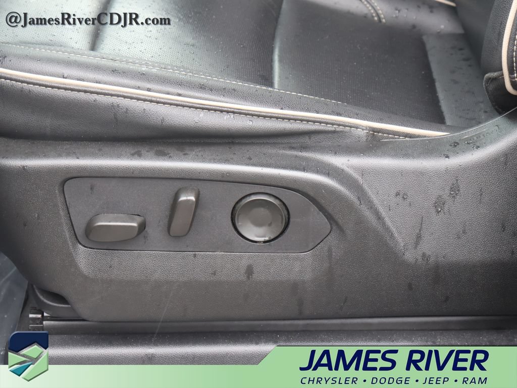 Used 2024 GMC Yukon SLT AWD/4WD image 25