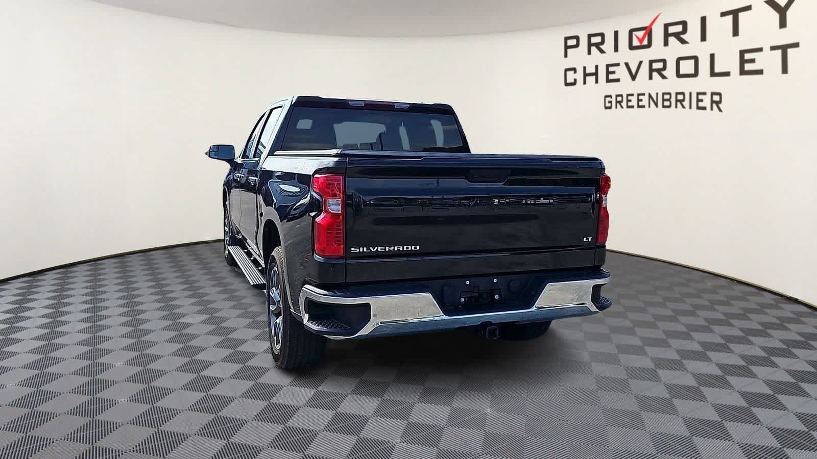 Used 2024 Chevrolet Silverado 1500 LT AWD/4WD image 7