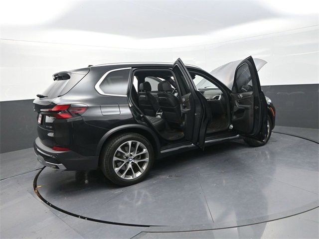 Used 2024 BMW X5 xDrive40i w/ Premium Package image 41