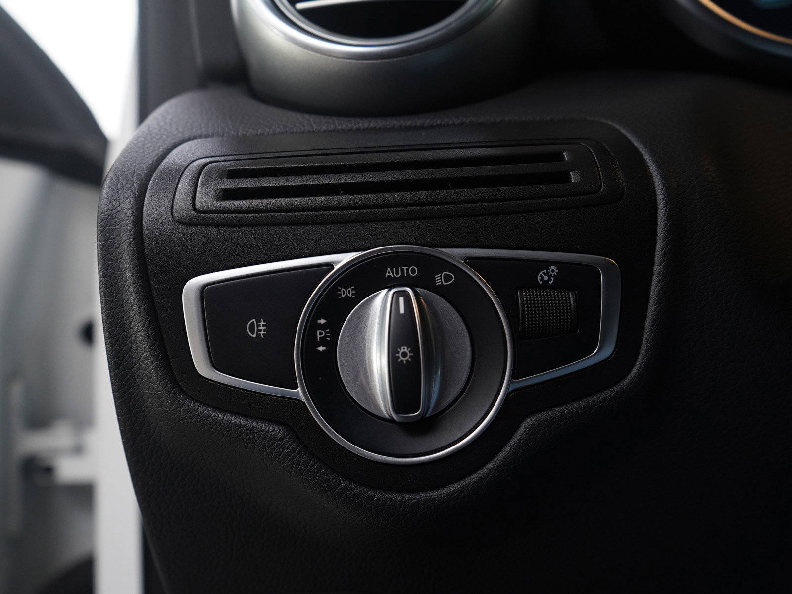 Used 2022 Mercedes-Benz GLC 43 AMG 4MATIC image 25