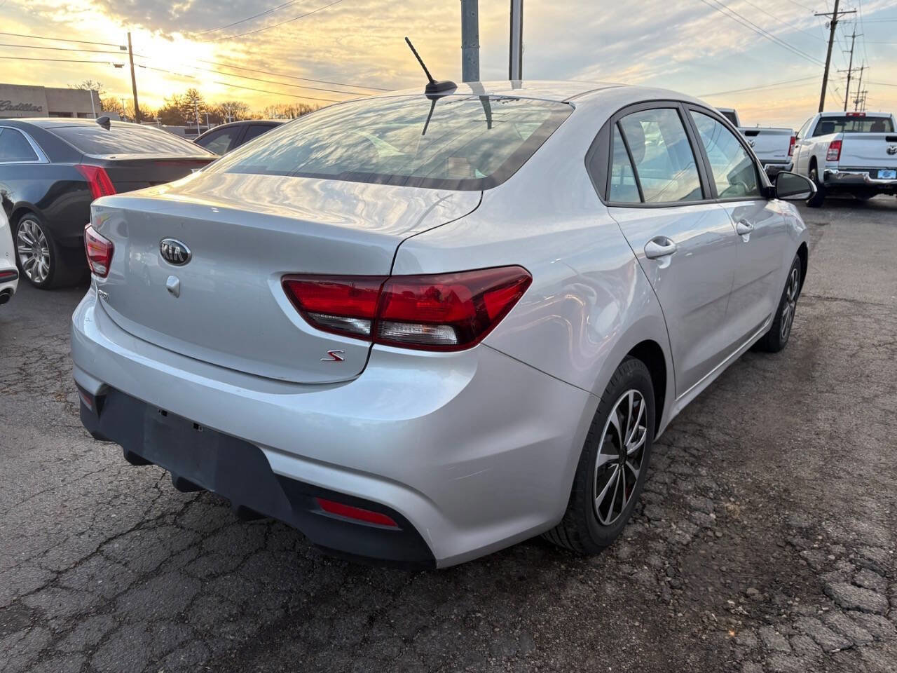 Used 2020 Kia Rio S image 4