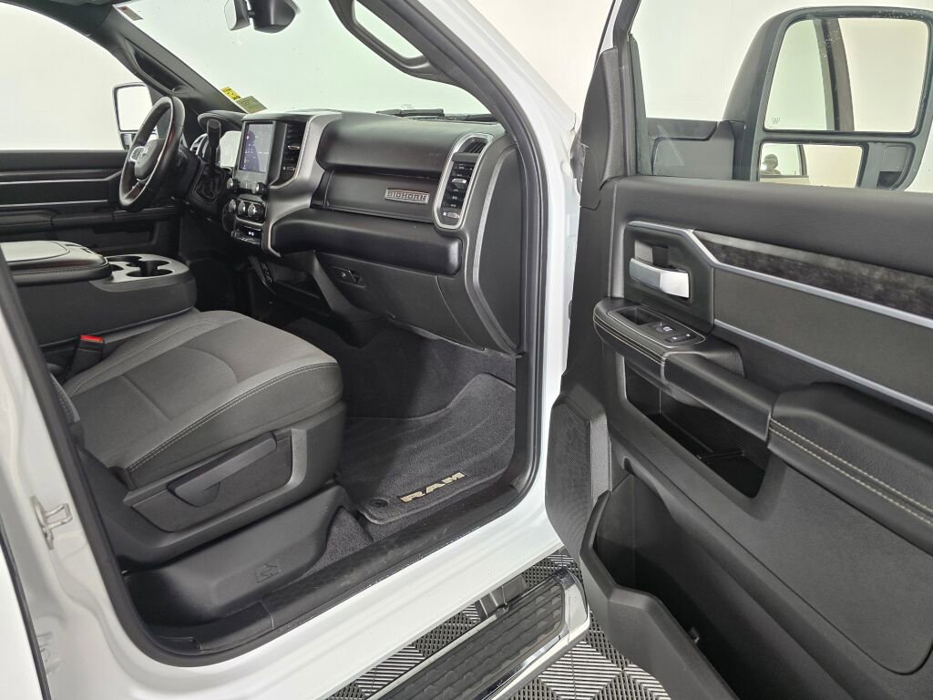Used 2024 RAM 3500 Big Horn image 43