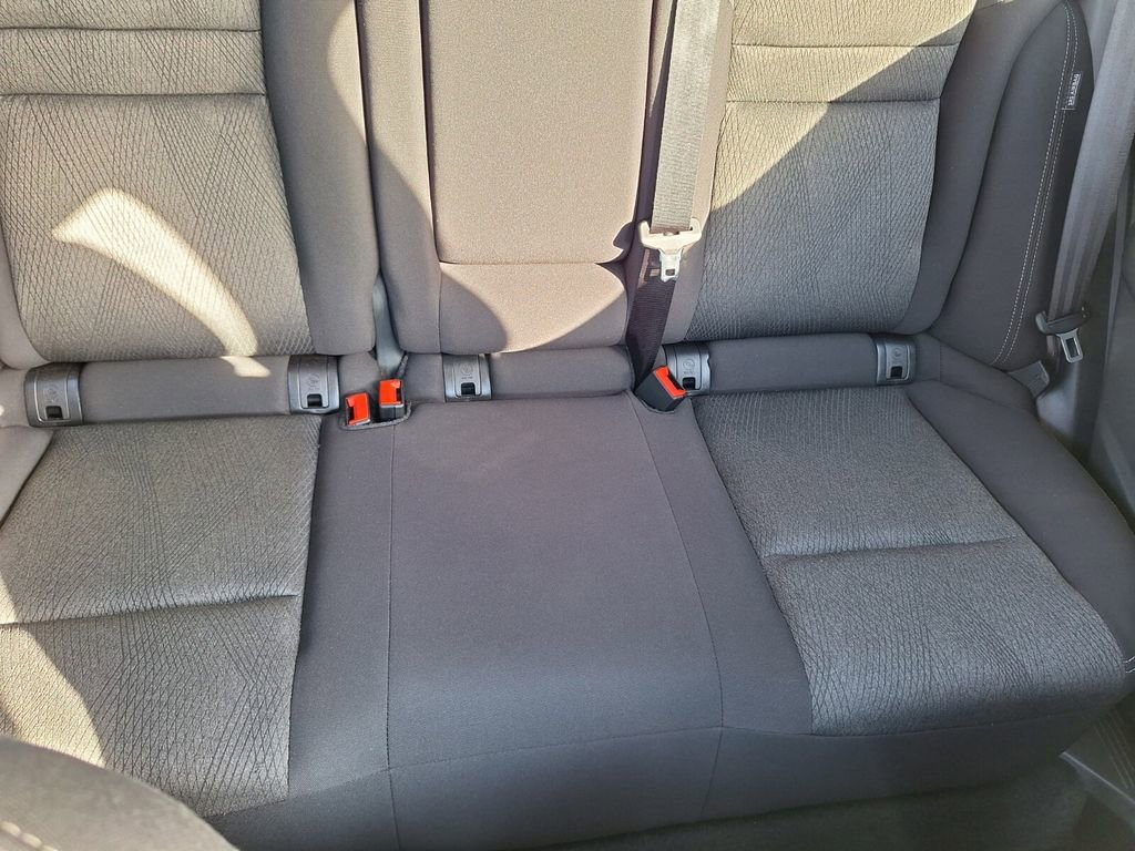 Certified 2025 Nissan Rogue SV image 27