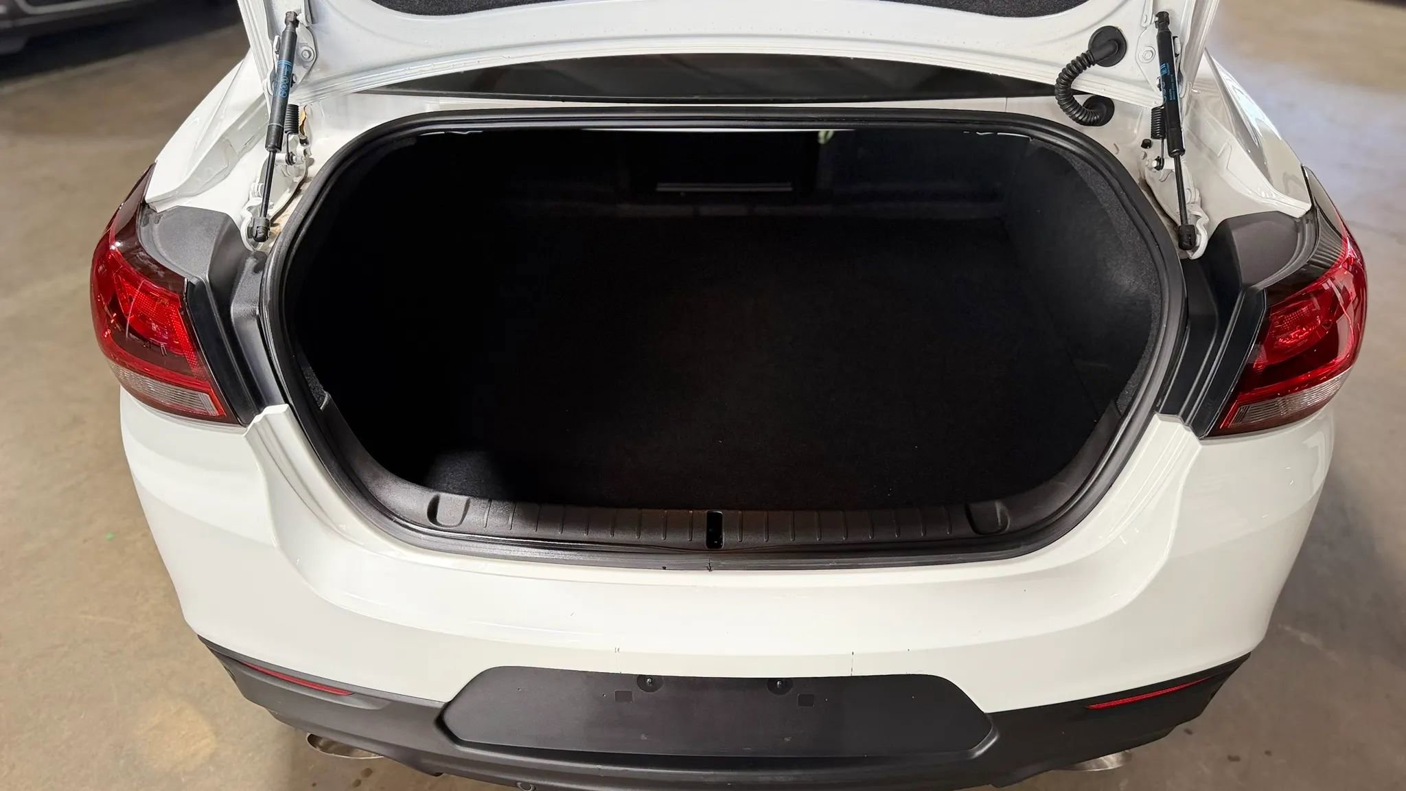 Used 2014 Chevrolet SS RWD image 30