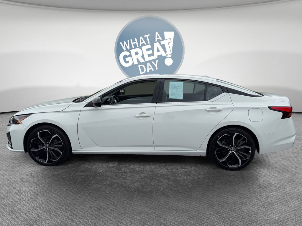Used 2024 Nissan Altima 2.5 SR FWD image 7