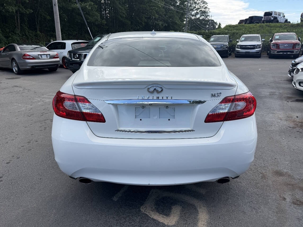 Used 2011 INFINITI M37 w/ Deluxe Touring Pkg RWD image 6