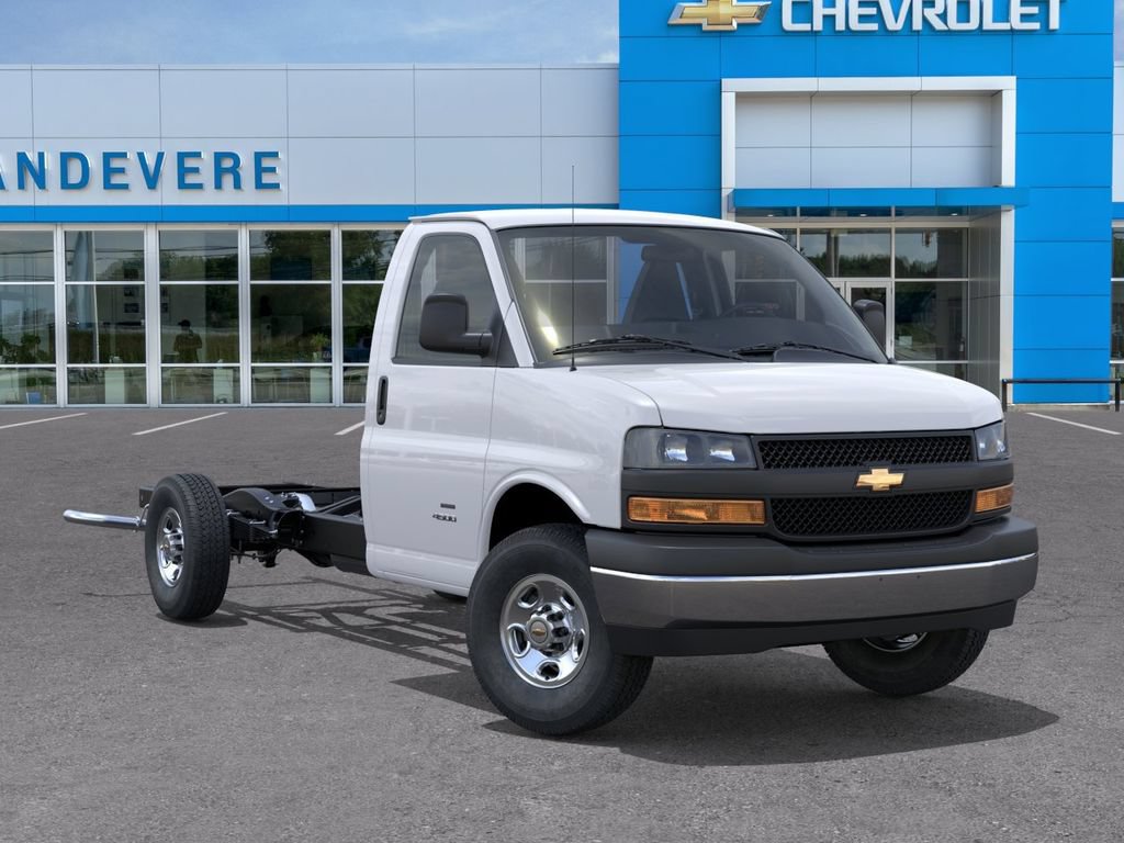 New 2026 Chevrolet Express 3500 w/ Power Convenience Package RWD image 7
