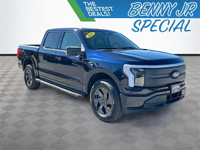 Used 2025 Ford F150 Lightning Flash image 3