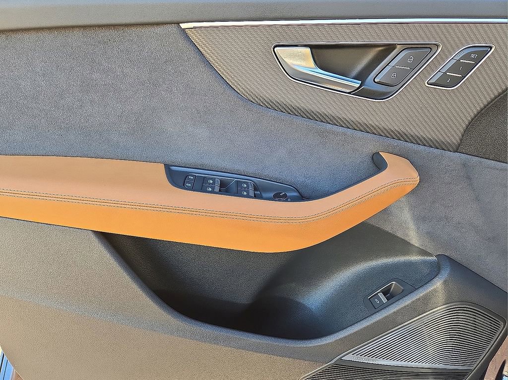 Used 2024 Audi RS Q8 4.0T image 21