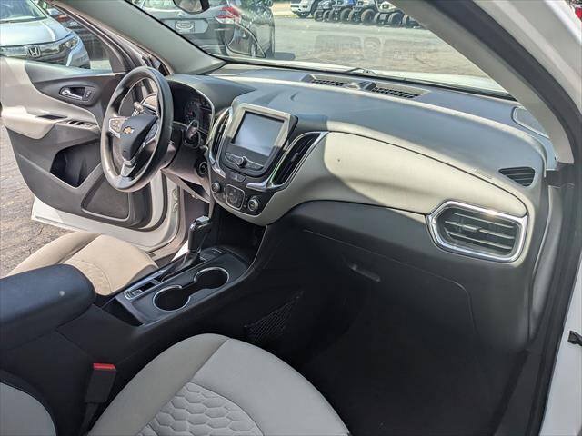 Used 2018 Chevrolet Equinox LS AWD/4WD image 17