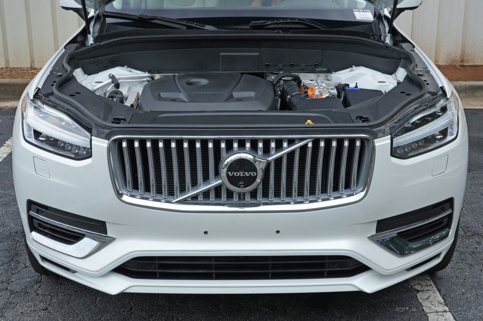 Used 2025 Volvo XC90 T8 Plus AWD/4WD image 8