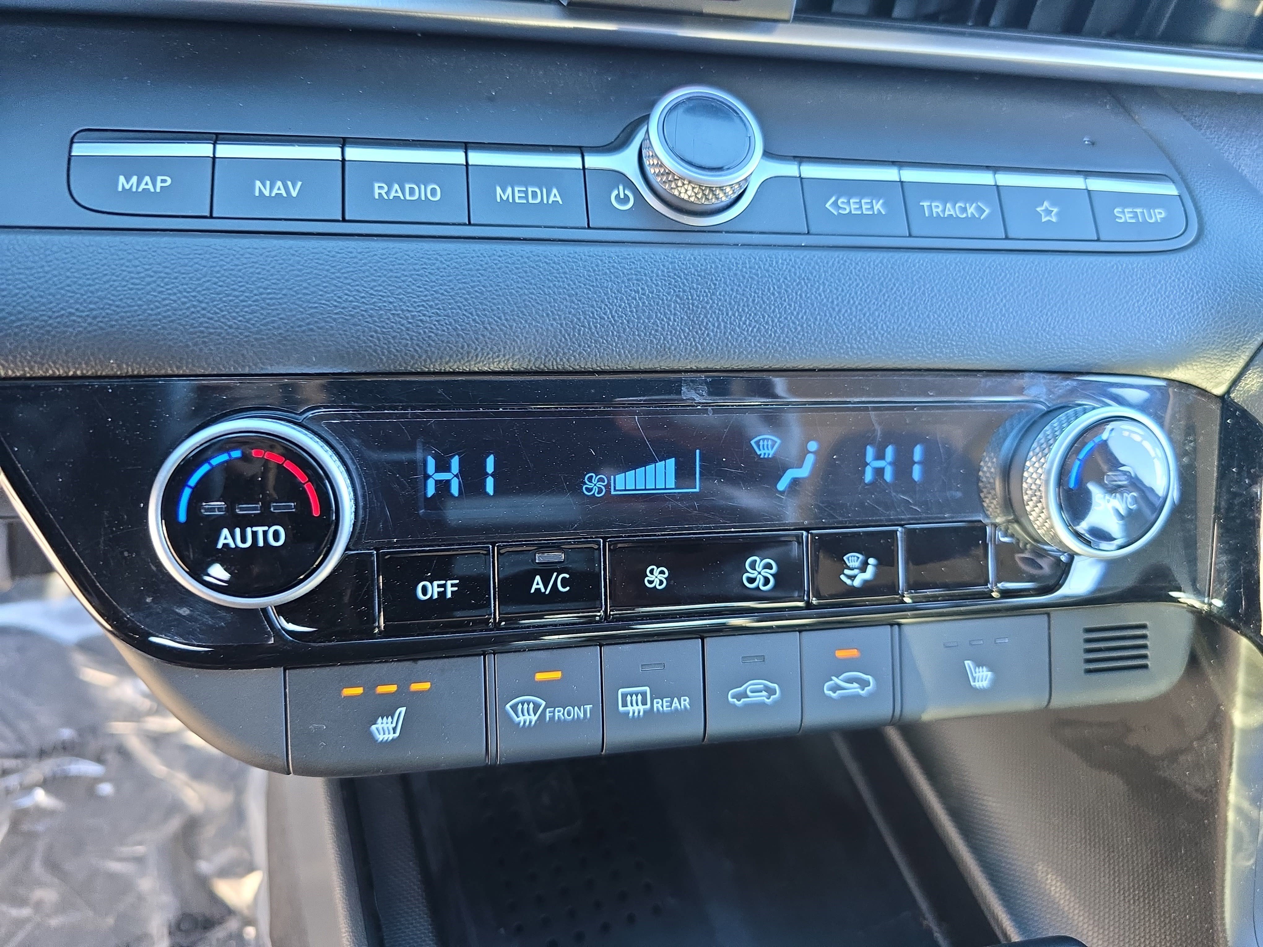 Used 2023 Hyundai Elantra SEL w/ Convenience Package image 21