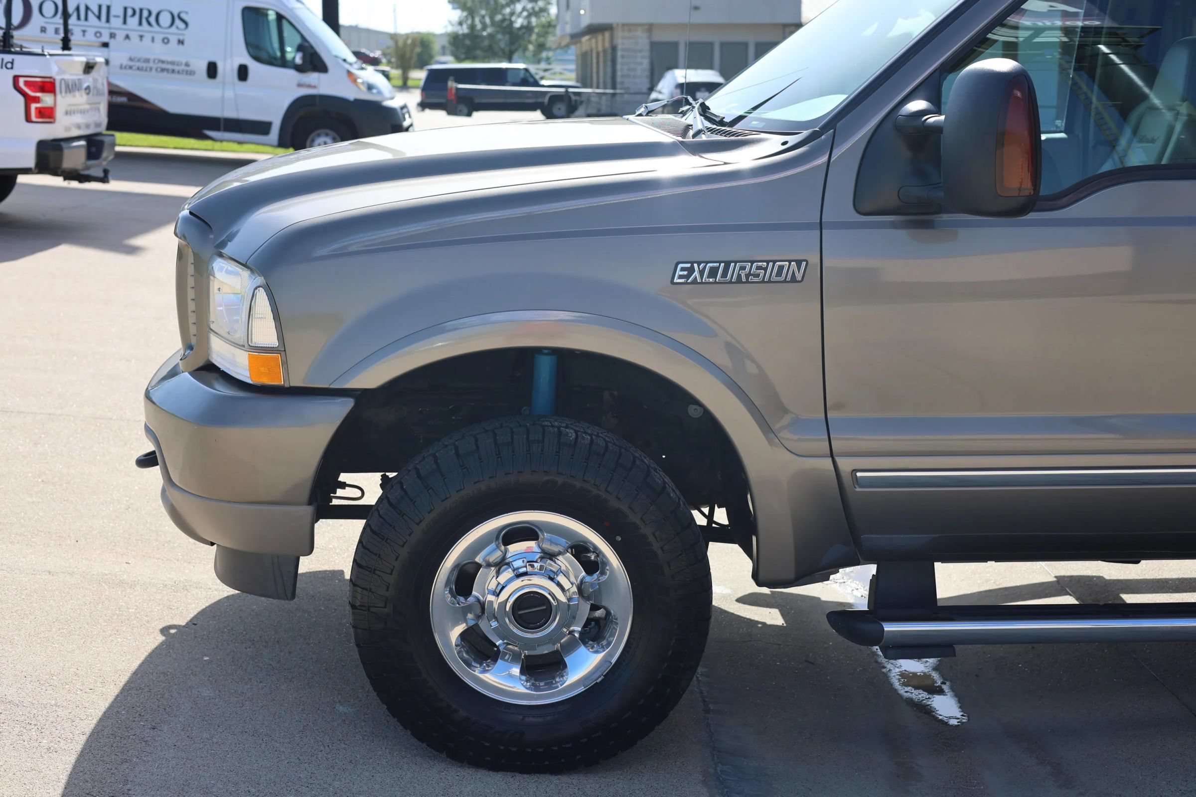 Used 2004 Ford Excursion Limited AWD/4WD image 11