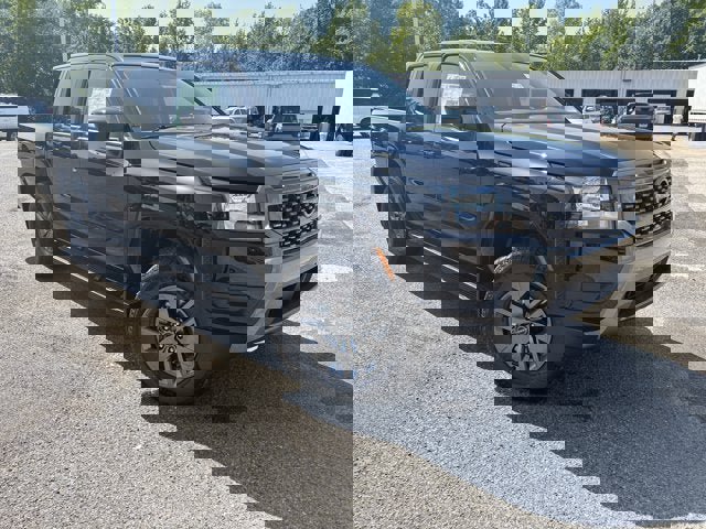 New 2025 Nissan Frontier SV w/ Tow Package image 3